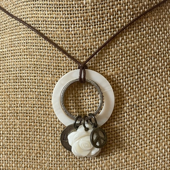 Jewelry - Peace and love necklace